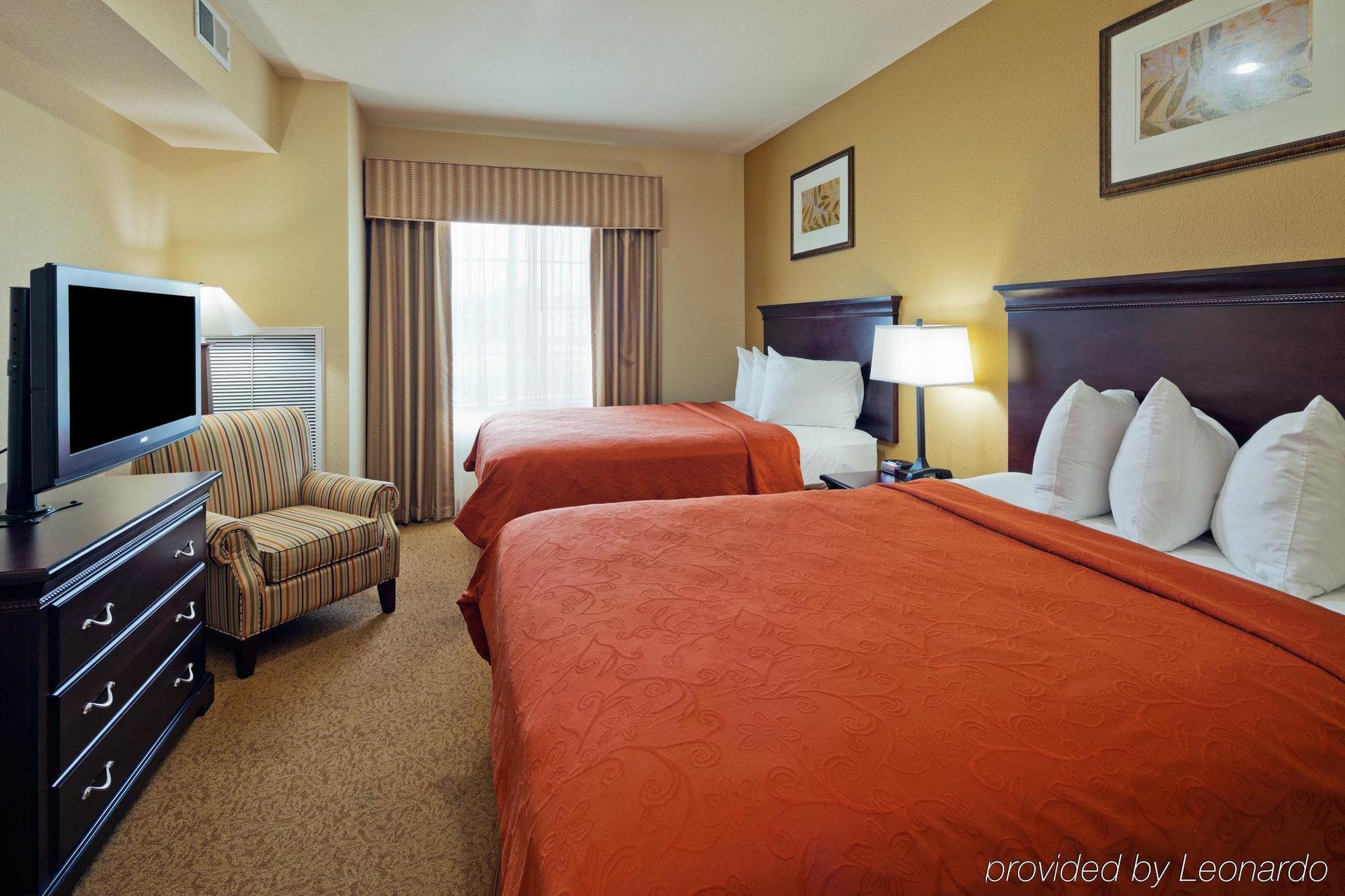Spark By Hilton Homewood Birmingham Room photo